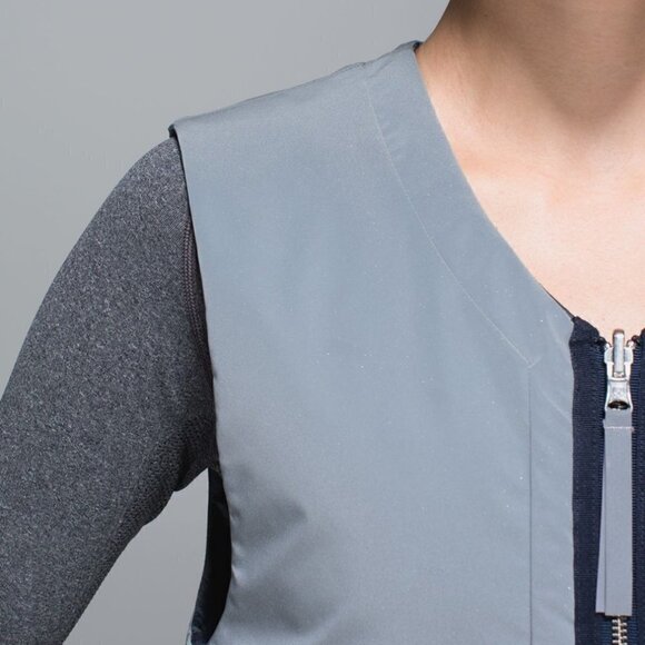 LULULEMON Light Bright Reflective Reversible Vest Size XS - Picture 3 of 12